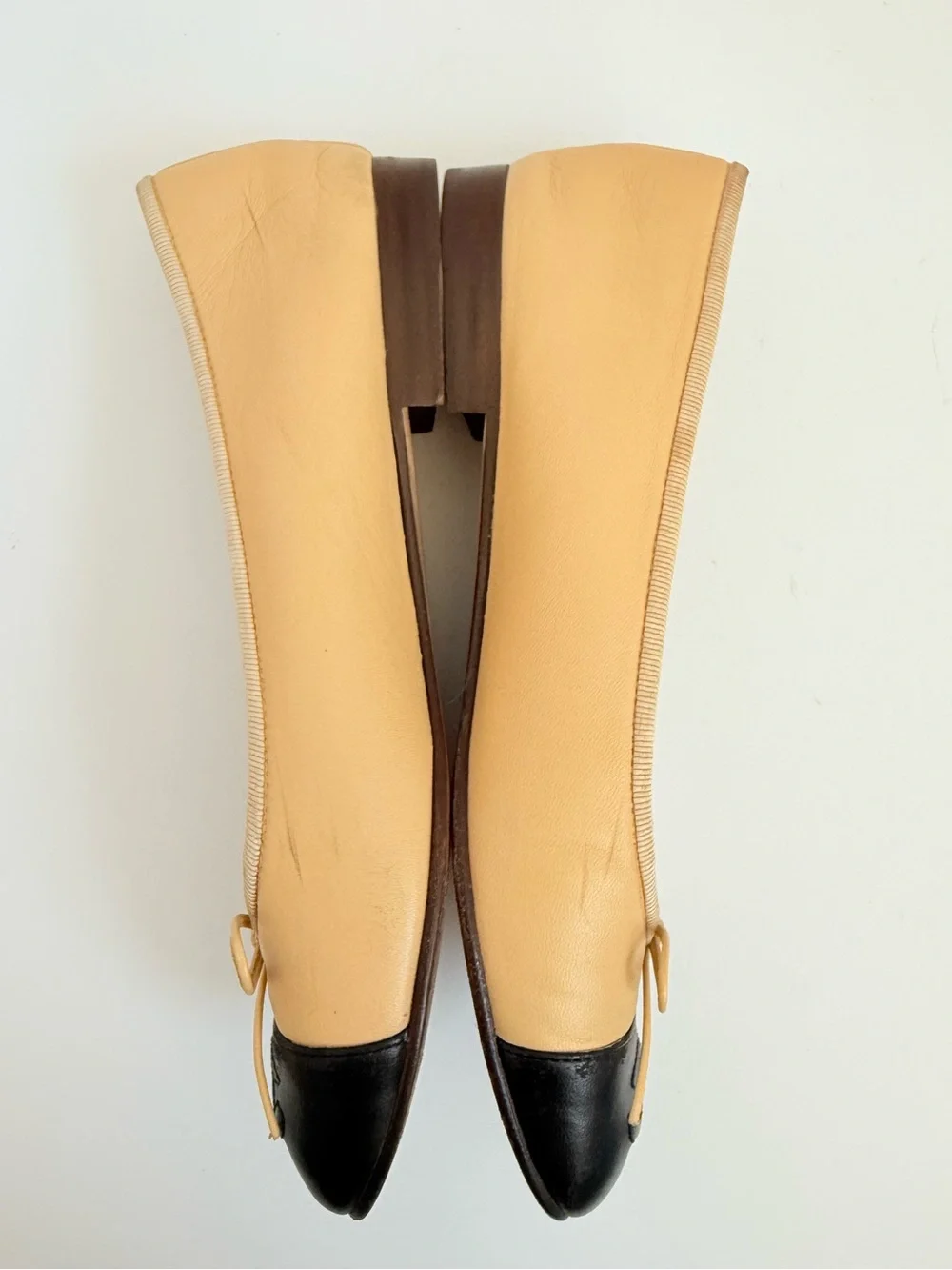 CHANEL G02819 Beige Black CC Cap Toe Leather Ballet Ballerina Flats 37.5